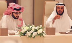 تركي آل الشيخ يثير الجدلَ بصورته مع مشاري العفاسي